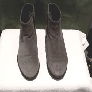 Aquatalia Women's Gray Suede Boots